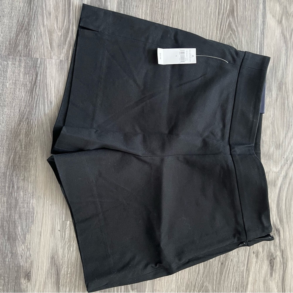 Gap High waisted black Shorts-Size 4. NEVER WORN WITH TAGS
